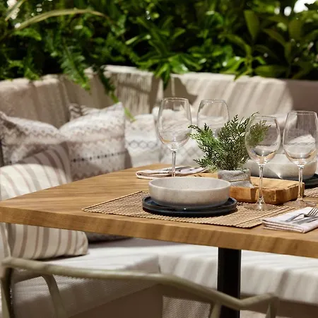 Elissa Adults-only Lifestyle
