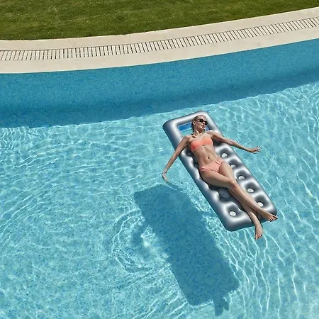 Elissa Adults-only Lifestyle Feriested